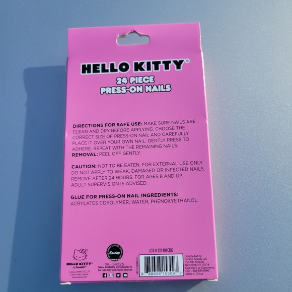 New sealed Kids' Hello Kitty 20 piece press on nails 8+ - Picture 2 of 2